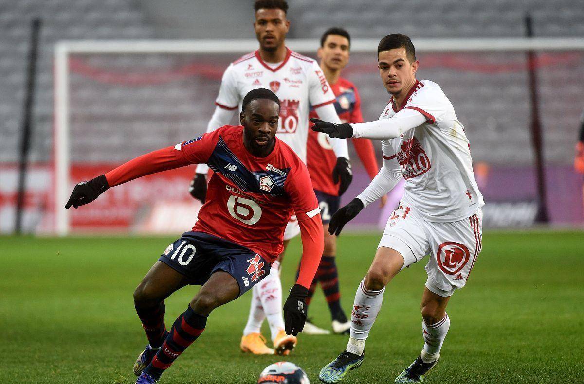 出浓厚兴趣 出浓厚兴趣